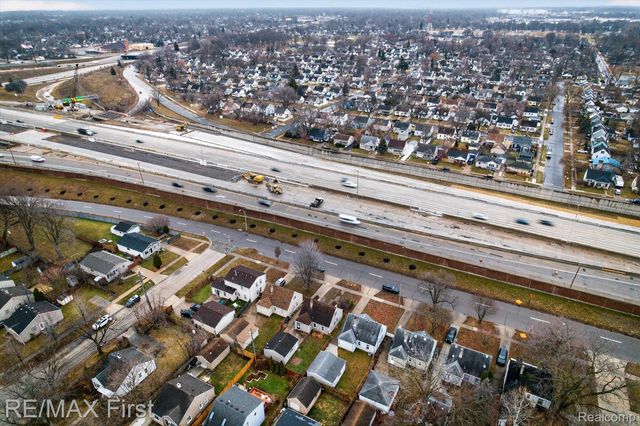 2217 E 10 Mile Road, Royal Oak, MI 48067