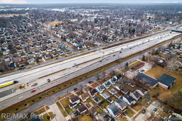 2217 E 10 Mile Road, Royal Oak, MI 48067