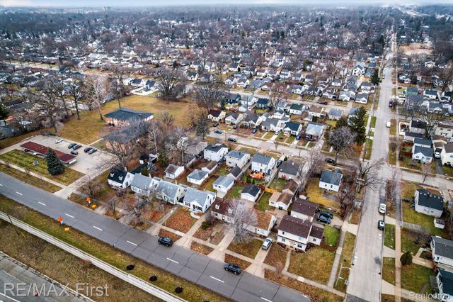 2217 E 10 Mile Road, Royal Oak, MI 48067