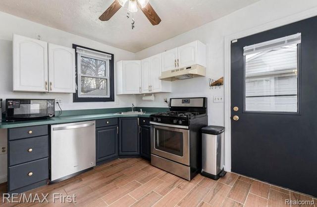 2217 E 10 Mile Road, Royal Oak, MI 48067