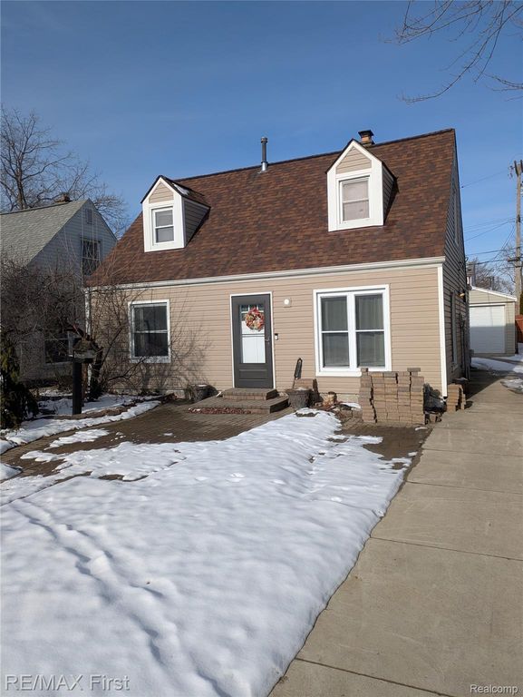 2217 E 10 Mile Road, Royal Oak, MI 48067