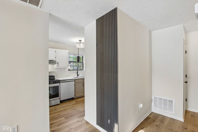 4027 Eagle Cove West Drive, Indianapolis, IN 46254