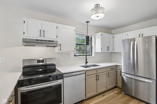 4027 Eagle Cove West Drive, Indianapolis, IN 46254