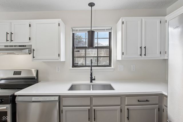 4027 Eagle Cove West Drive, Indianapolis, IN 46254