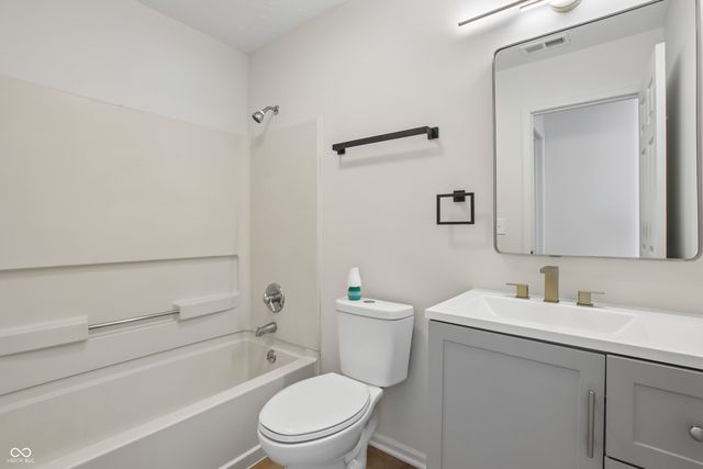 4027 Eagle Cove West Drive, Indianapolis, IN 46254
