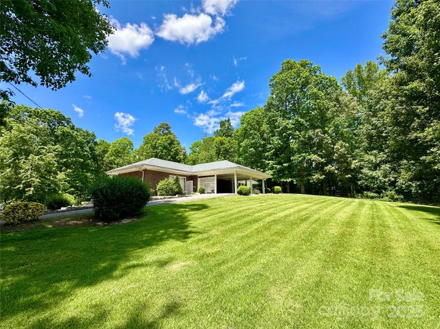 2866 Old Morganton Road, Lenoir, NC 28645