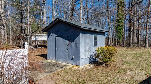 2866 Old Morganton Road, Lenoir, NC 28645