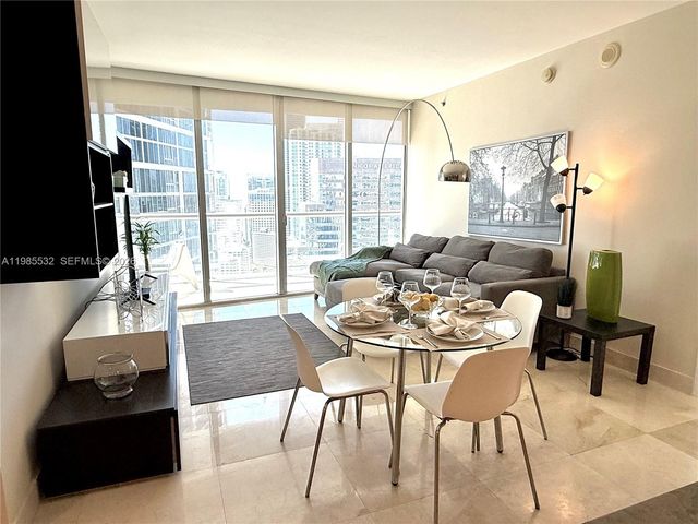 475 Brickell Ave 3913, Miami, FL 33131