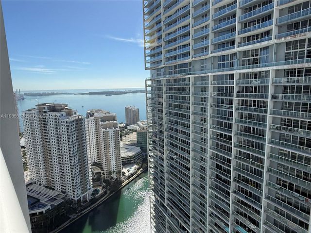 475 Brickell Ave 3913, Miami, FL 33131