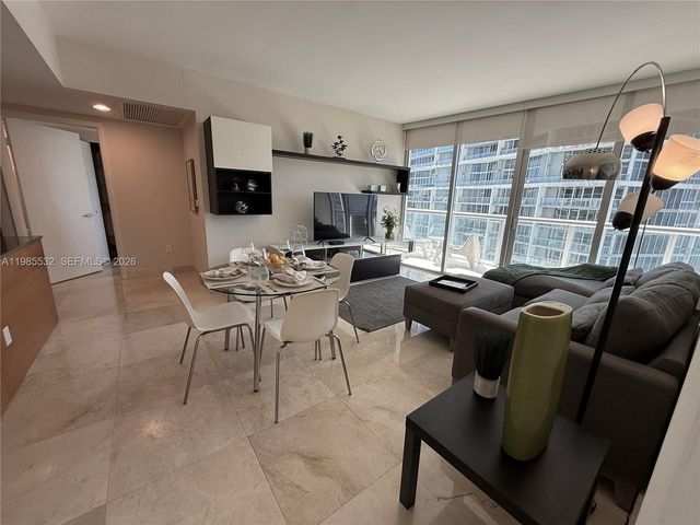 475 Brickell Ave 3913, Miami, FL 33131
