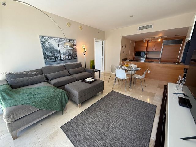 475 Brickell Ave 3913, Miami, FL 33131