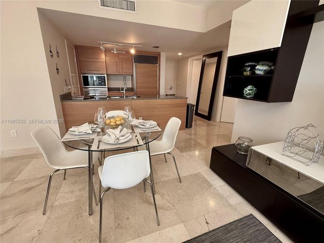 475 Brickell Ave 3913, Miami, FL 33131