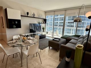 475 Brickell Ave 3913, Miami, FL 33131