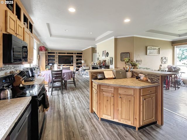 1215 CHAPMAN Rd, Castle Rock, WA 98611