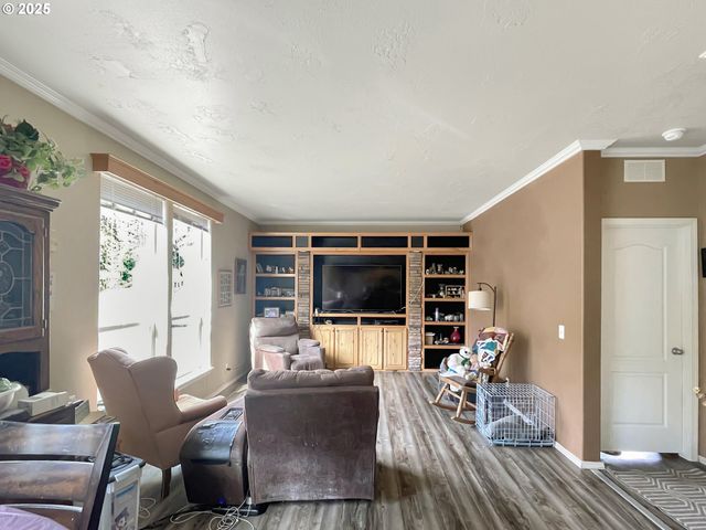 1215 CHAPMAN Rd, Castle Rock, WA 98611