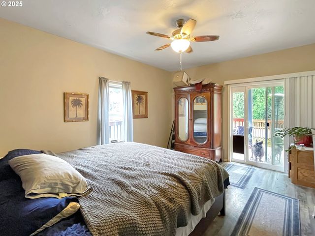 1215 CHAPMAN Rd, Castle Rock, WA 98611