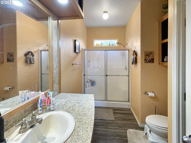 1215 CHAPMAN Rd, Castle Rock, WA 98611
