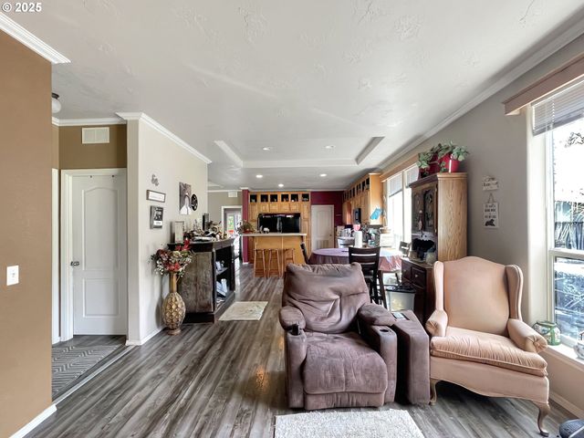 1215 CHAPMAN Rd, Castle Rock, WA 98611