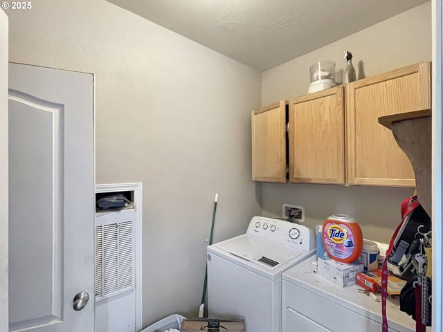 1215 CHAPMAN Rd, Castle Rock, WA 98611