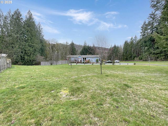 1215 CHAPMAN Rd, Castle Rock, WA 98611