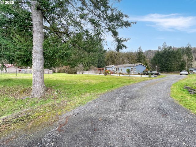 1215 CHAPMAN Rd, Castle Rock, WA 98611