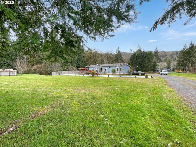 1215 CHAPMAN Rd, Castle Rock, WA 98611