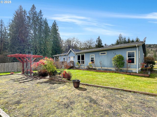 1215 CHAPMAN Rd, Castle Rock, WA 98611