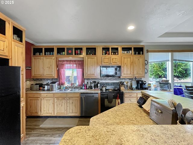 1215 CHAPMAN Rd, Castle Rock, WA 98611