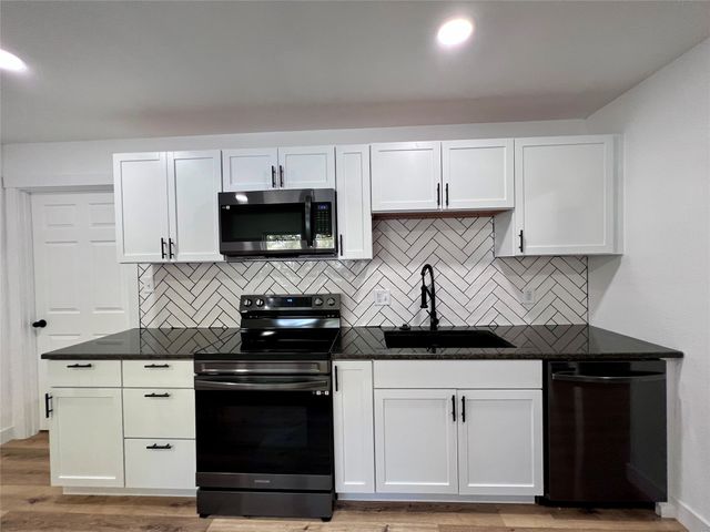 1402 E Marion Street, Knoxville, IA 50138