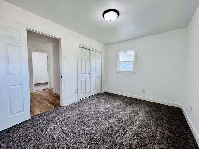 1402 E Marion Street, Knoxville, IA 50138