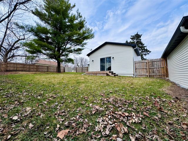 1402 E Marion Street, Knoxville, IA 50138