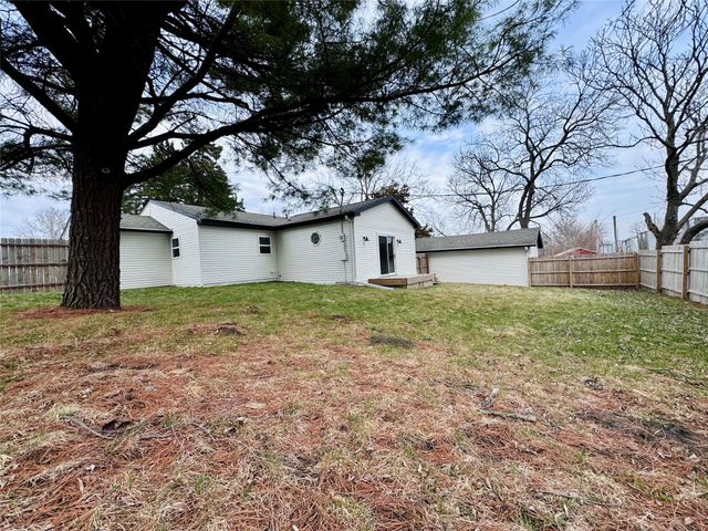 1402 E Marion Street, Knoxville, IA 50138