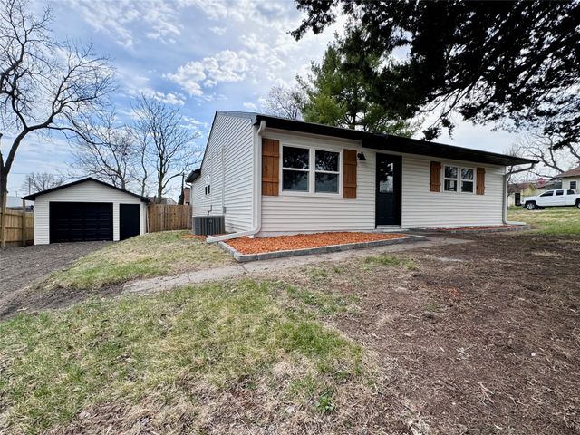 1402 E Marion Street, Knoxville, IA 50138