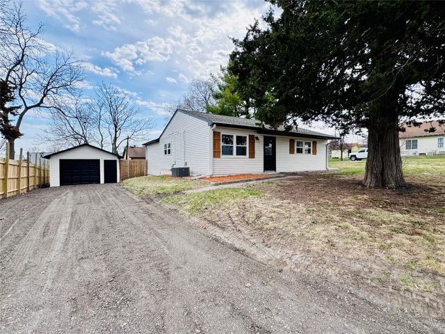 1402 E Marion Street, Knoxville, IA 50138