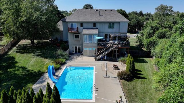 411 NE BITTER CREEK Road, Lee's Summit, MO 64086