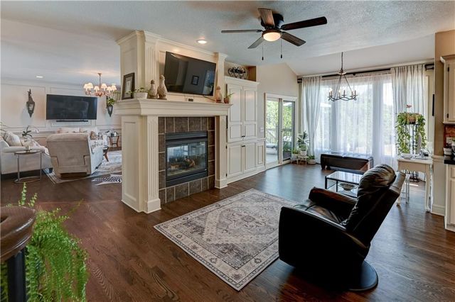 411 NE BITTER CREEK Road, Lee's Summit, MO 64086