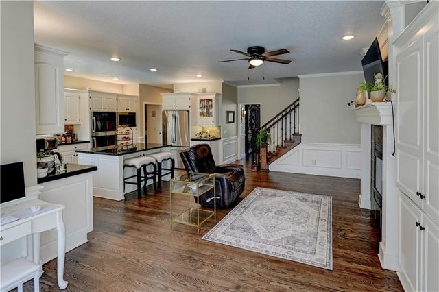 411 NE BITTER CREEK Road, Lee's Summit, MO 64086