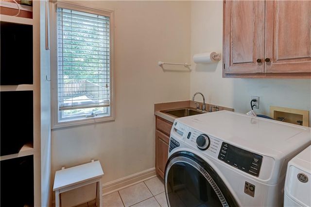 411 NE BITTER CREEK Road, Lee's Summit, MO 64086