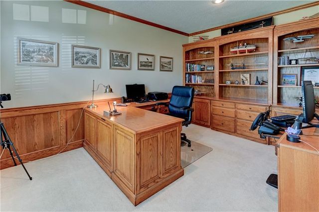 411 NE BITTER CREEK Road, Lee's Summit, MO 64086