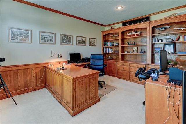 411 NE BITTER CREEK Road, Lee's Summit, MO 64086