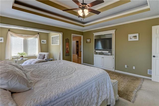411 NE BITTER CREEK Road, Lee's Summit, MO 64086