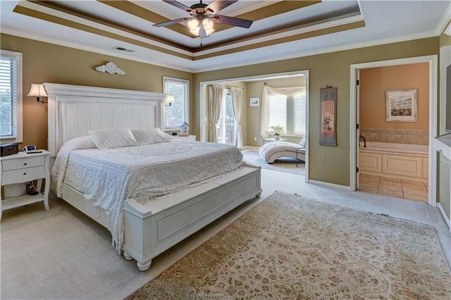 411 NE BITTER CREEK Road, Lee's Summit, MO 64086