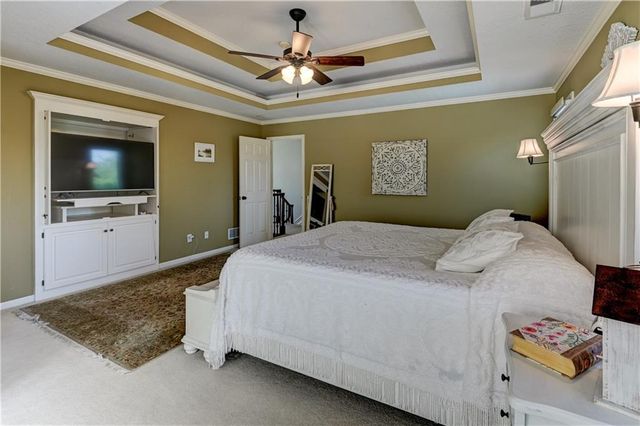 411 NE BITTER CREEK Road, Lee's Summit, MO 64086