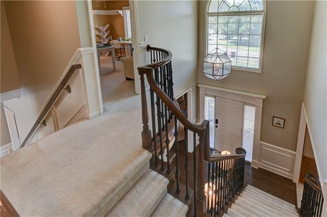 411 NE BITTER CREEK Road, Lee's Summit, MO 64086