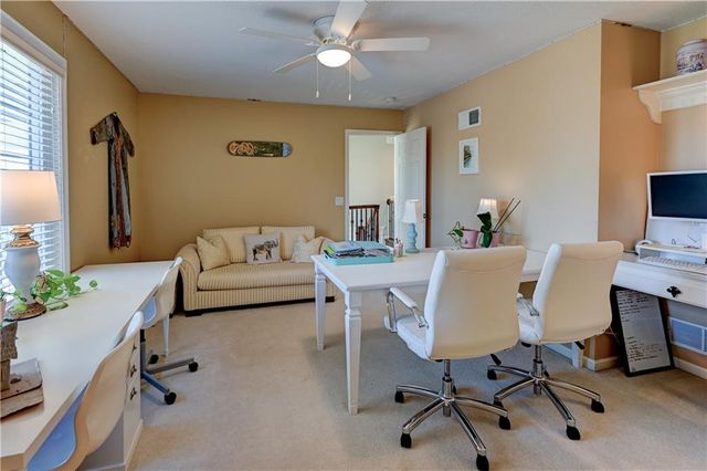 411 NE BITTER CREEK Road, Lee's Summit, MO 64086