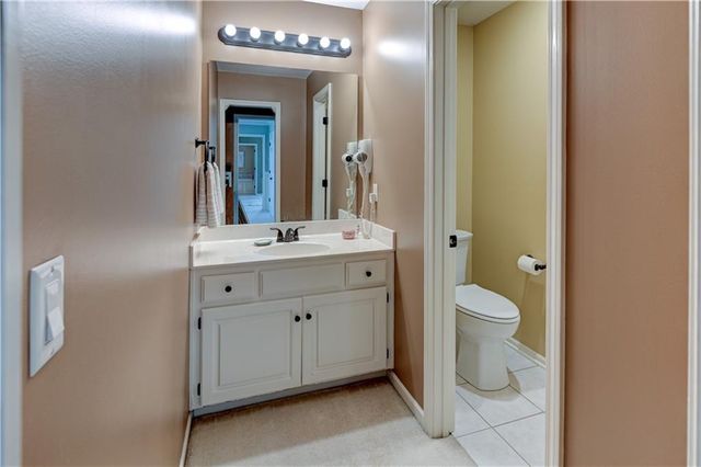 411 NE BITTER CREEK Road, Lee's Summit, MO 64086
