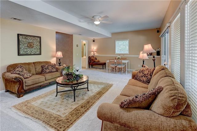 411 NE BITTER CREEK Road, Lee's Summit, MO 64086