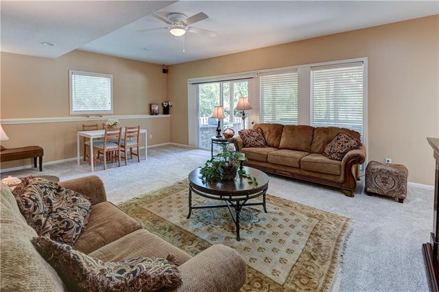 411 NE BITTER CREEK Road, Lee's Summit, MO 64086