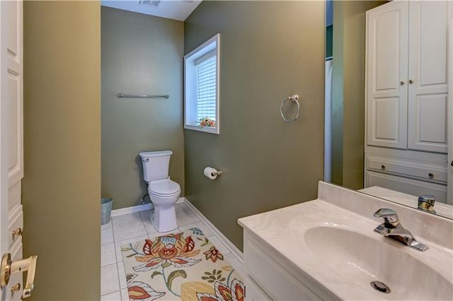 411 NE BITTER CREEK Road, Lee's Summit, MO 64086