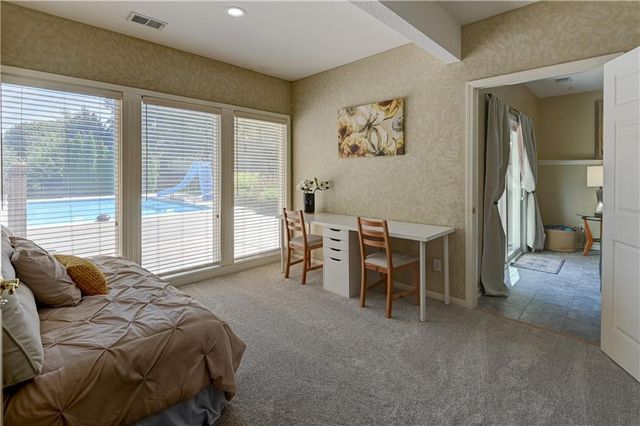 411 NE BITTER CREEK Road, Lee's Summit, MO 64086